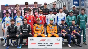 19岁领跑车手榜！F1半程队友内战谁赢了？