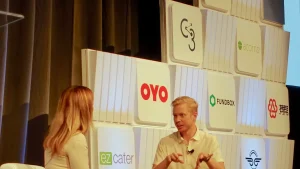 营收暴涨61%股价反跌10%：AI摘要抢走了什么