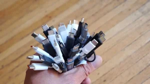 USB-C线怎么选？外媒实测：充电和传数据的要分开买