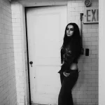 新专辑玩太大！Charli XCX自导电影还自泄新歌