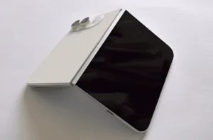 郭明錤预判:折叠iPhone Ultra复刻iPhone X宿命,今年大概率一机难求 image