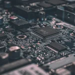 OpenAI 研究：企业 AI 用量最高甩开同行 8 倍