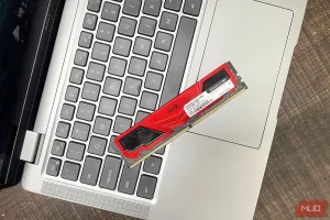8GB 内存的 Win11 卡到爆？4 个设置先救急