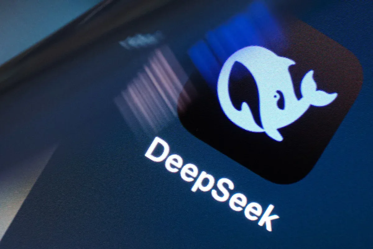 DeepSeek 大幅涨价,峰时价格翻四倍
