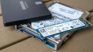 固态盘怎么选：SATA 凭三招压过 NVMe 快盘