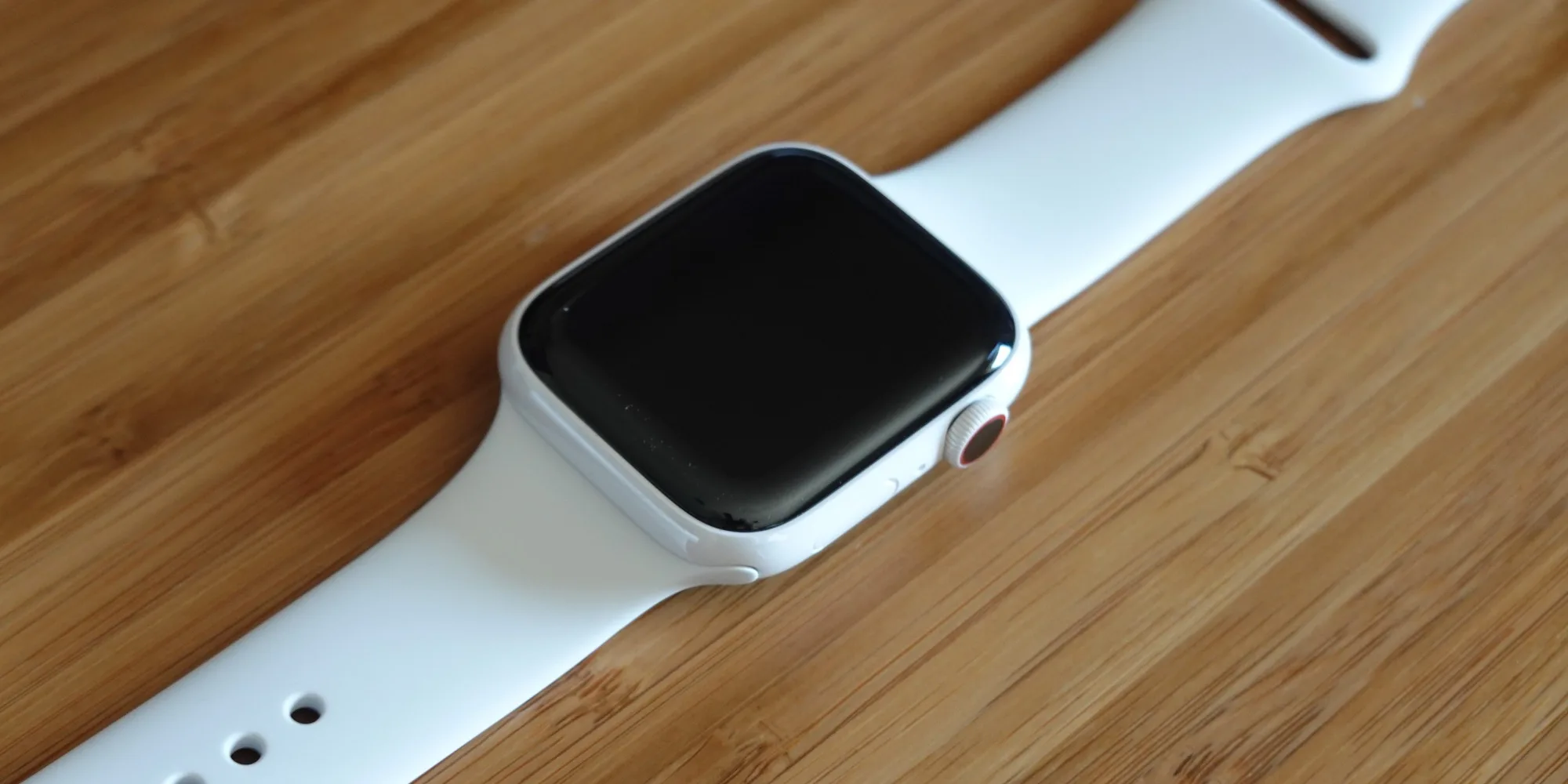 测试中的陶瓷版 Apple Watch