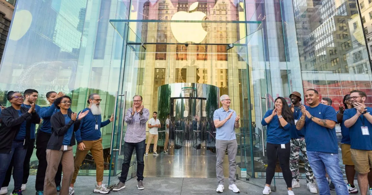 iPhone 三年路线图泄露：折叠屏越做越大