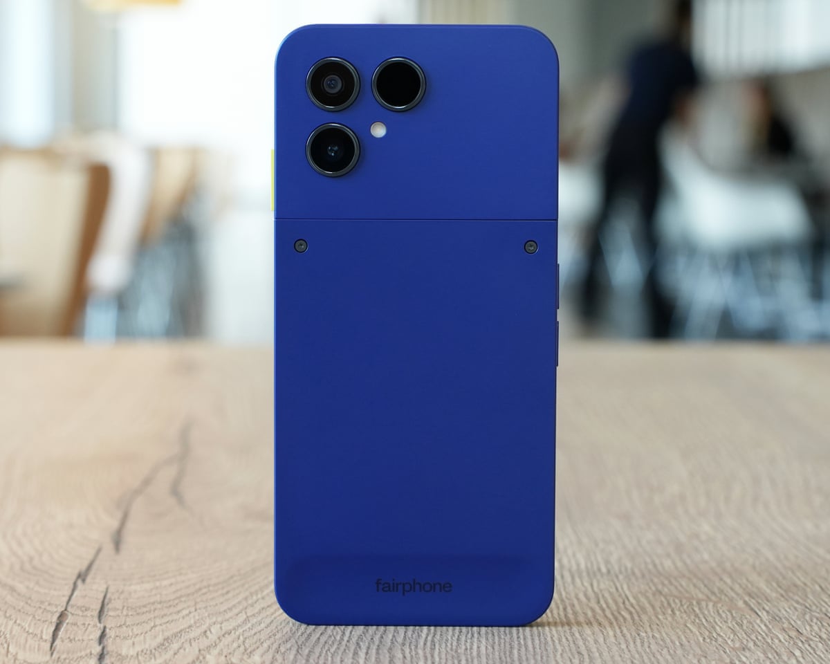 Fairphone 6+ 钴蓝色配色