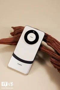 华为 Mate 60 升级鸿蒙 7:老机型解锁眼动翻页 ithome860_header
