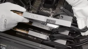 英伟达按 GPU 收软件年费:每块每年 2000 美元 255d7f60ebea0bbd06f0db7574af4023_header