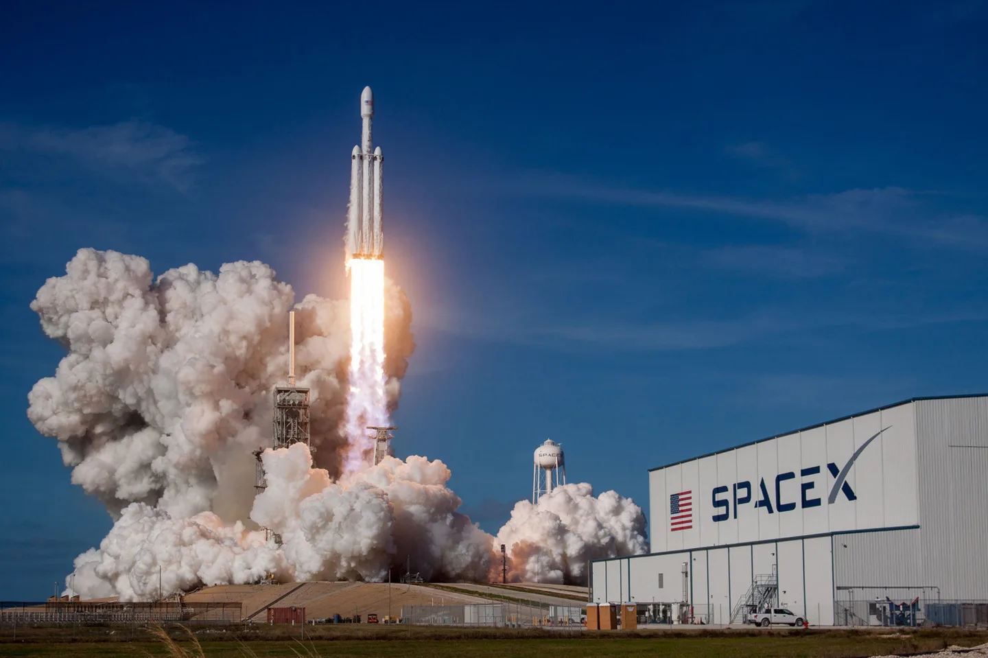 SpaceX 拟募资采购英伟达芯片